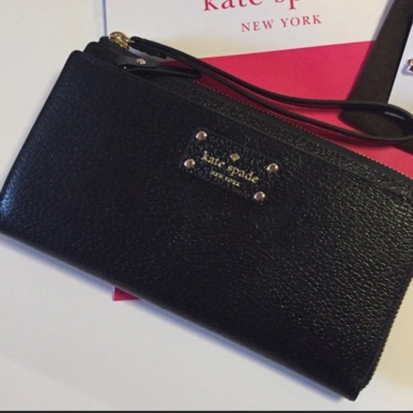 kate spade Handbags - Kate Spade Wristlet